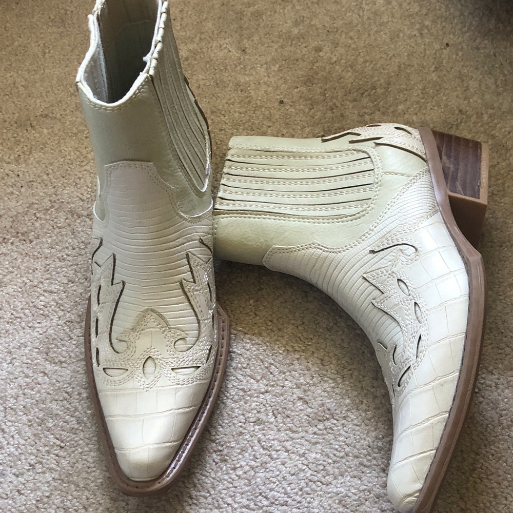 Coconuts by Matisse Cream Croc-Embossed Western Ankle Boots